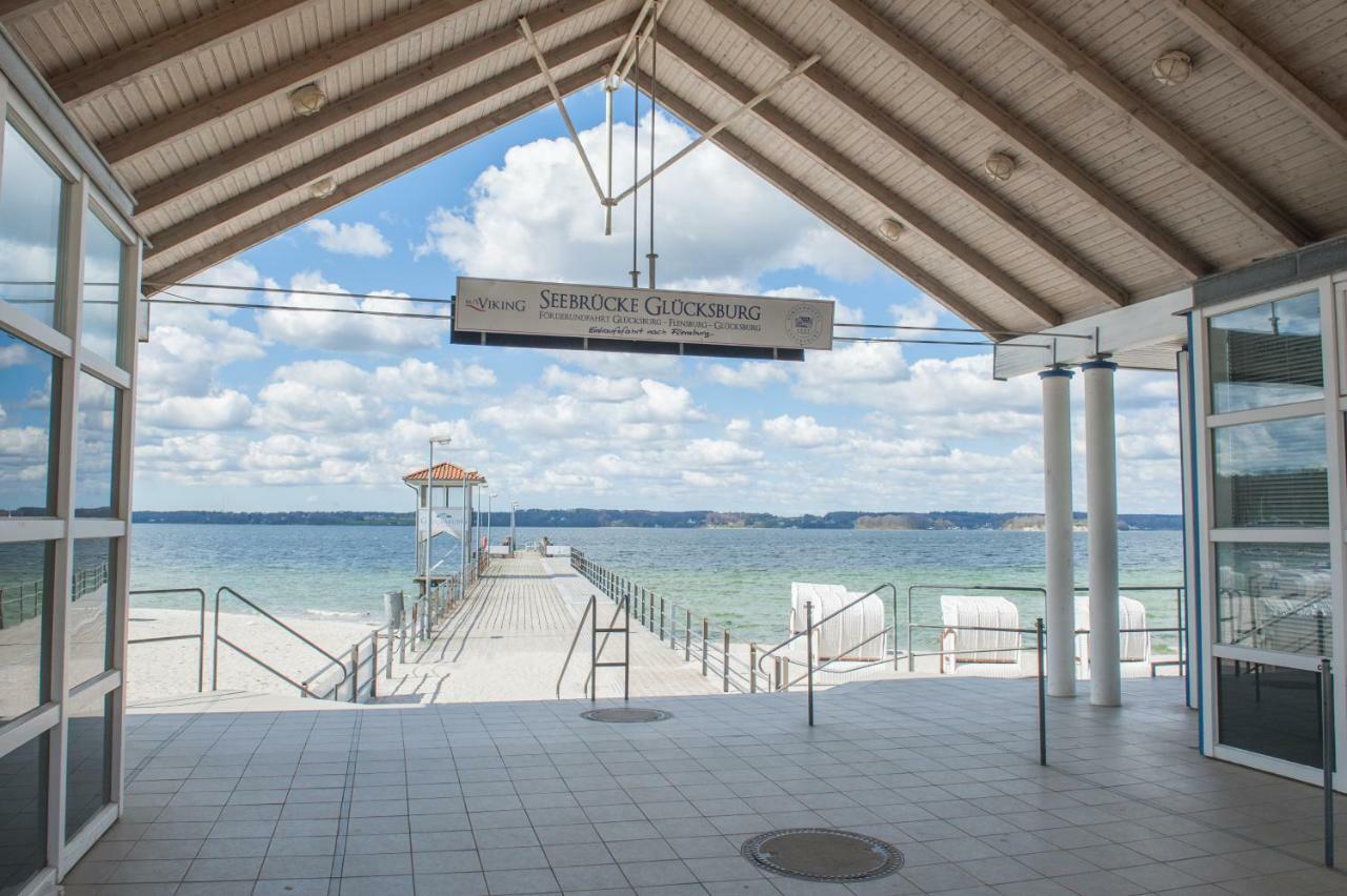 Ostseeblick Apartment กลึคส์บวร์ก ภายนอก รูปภาพ
