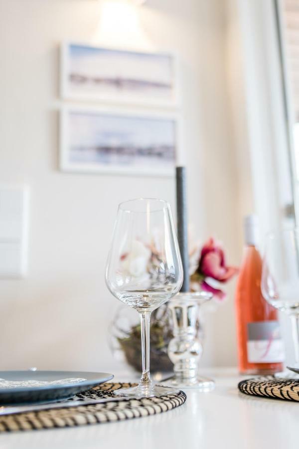 Ostseeblick Apartment กลึคส์บวร์ก ภายนอก รูปภาพ